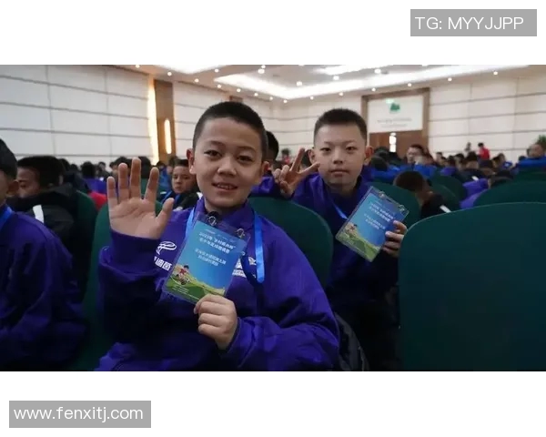 走进校园绿茵场采访大学生足球明星的成长与梦想