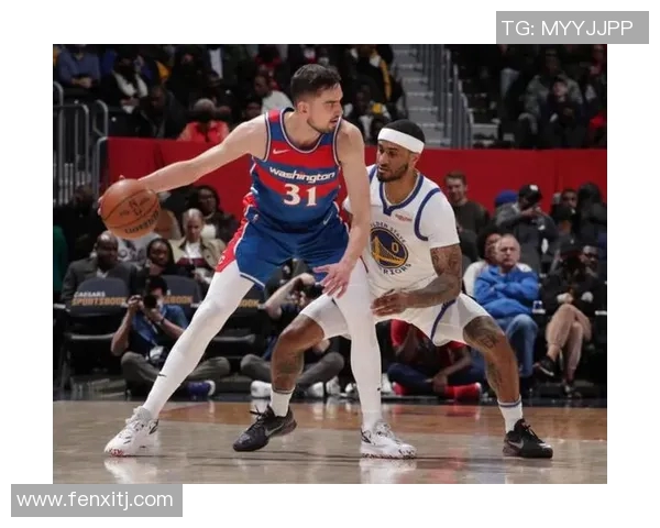 勇士与奇才激战25号赛场精彩回顾与精彩瞬间分析